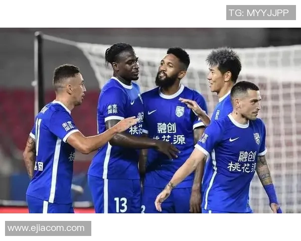 武汉足球队强势领跑冠军赛积分榜98分稳居第一 武汉足球队强势领跑冠军赛积分榜98分稳居第一