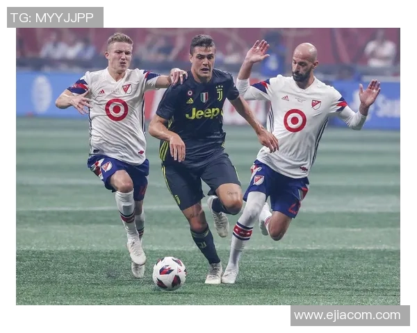 欧美足球明星同框展现友谊与竞技精神的精彩瞬间